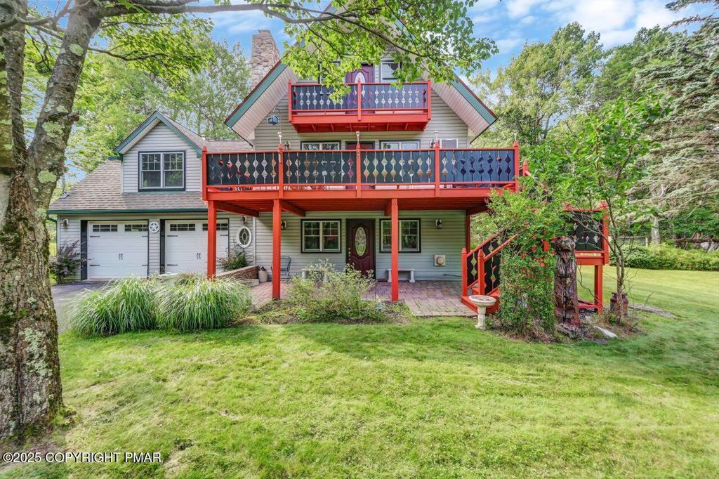 187 Ash Dr, Long Pond, PA 18334