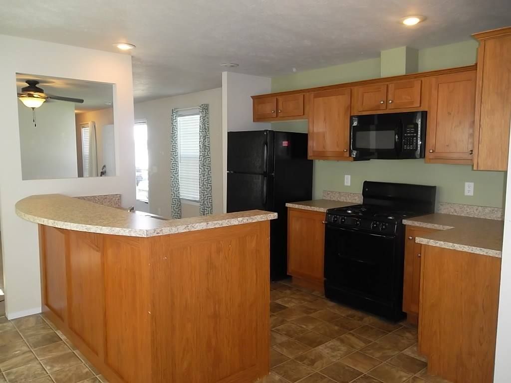 16430 Park Lake Rd #72, East Lansing, MI 48823