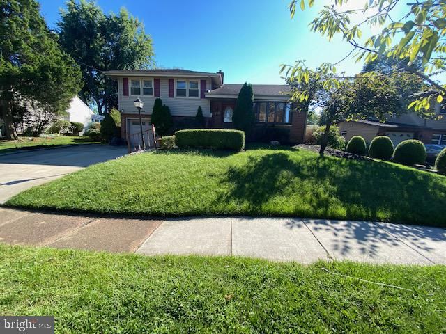 216 Belle Arbor Dr, Cherry Hill, NJ 08034