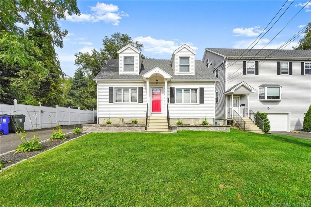 458 Castle Ave, Fairfield, CT 06825