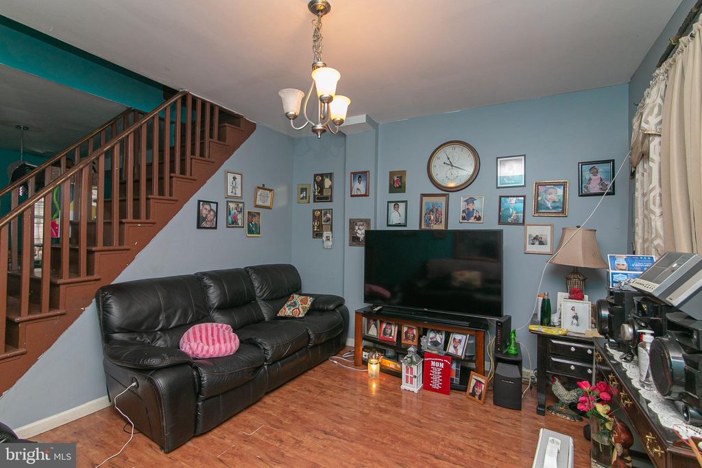 1523 Newport St, Camden, NJ 08104