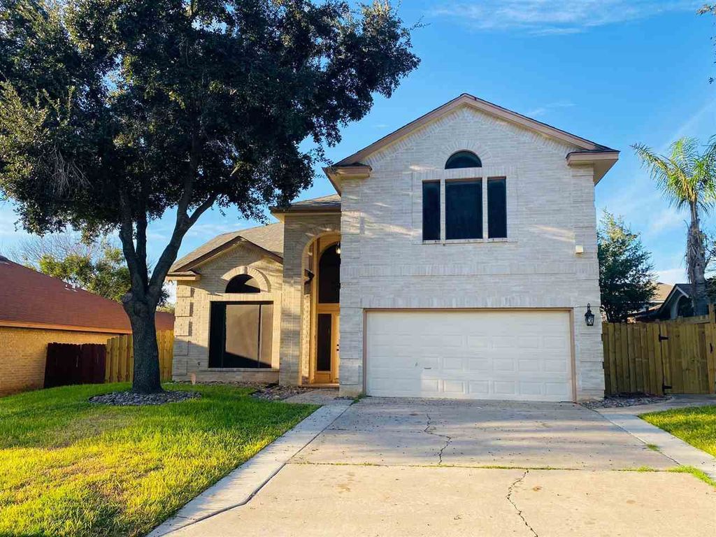 1716 Woodland Dr, Laredo, TX 78045