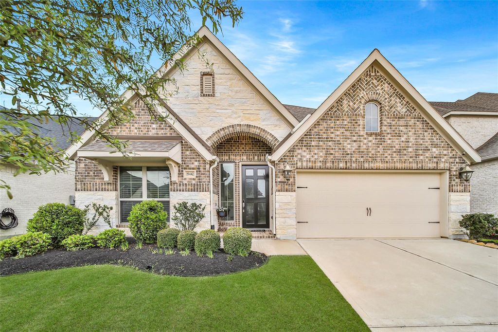 19442 Gray Mare Dr, Tomball, TX 77377