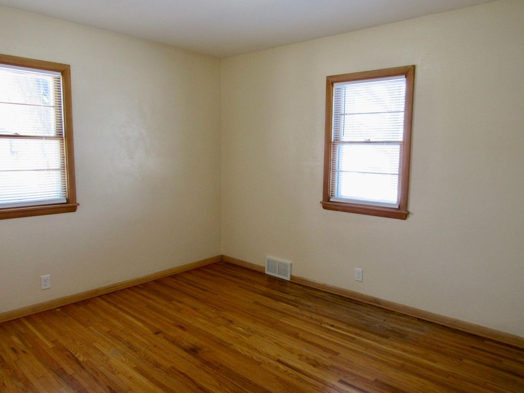 203 W Borden Ave, Buffalo Lake, MN 2 Bed, 1 Bath SingleFamily Home