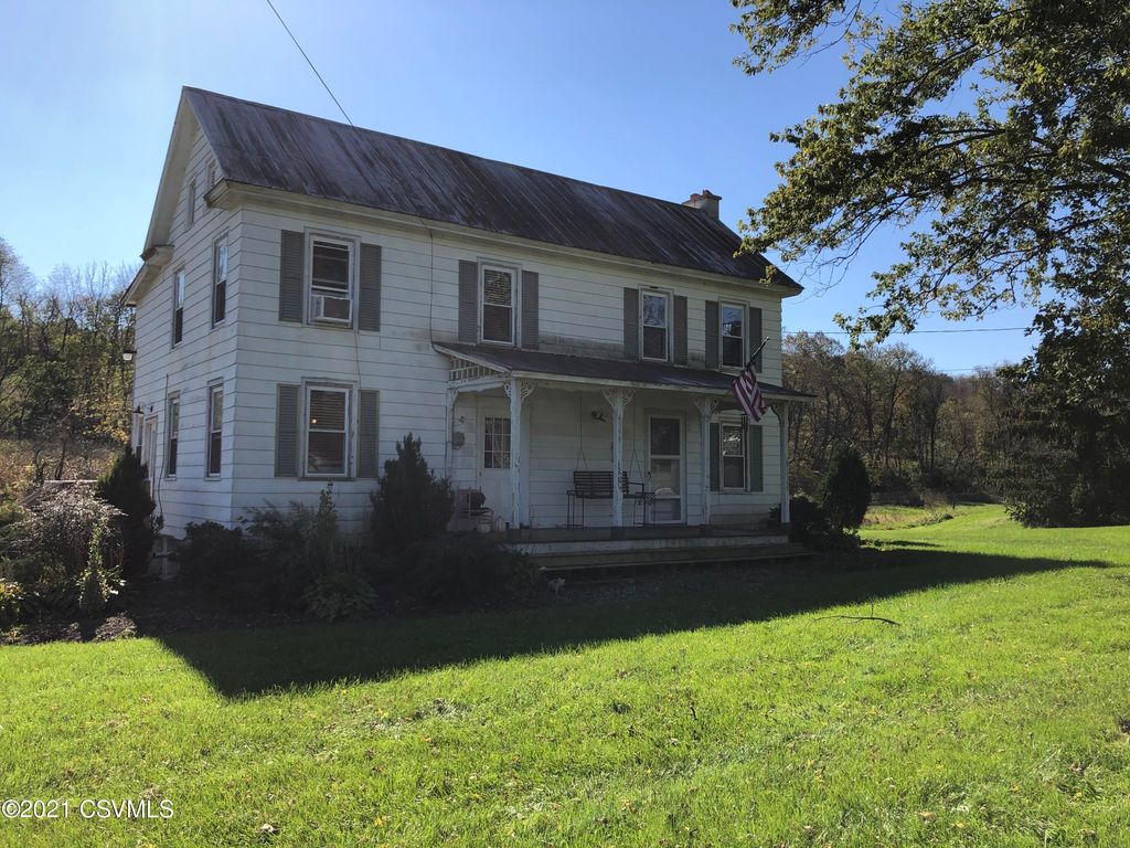 4399 Crossroads Dr, Lewisburg, PA 17837