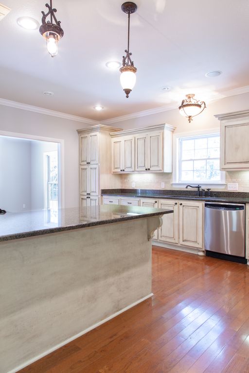 868 Bobby Jones Dr, Dublin, GA 31021