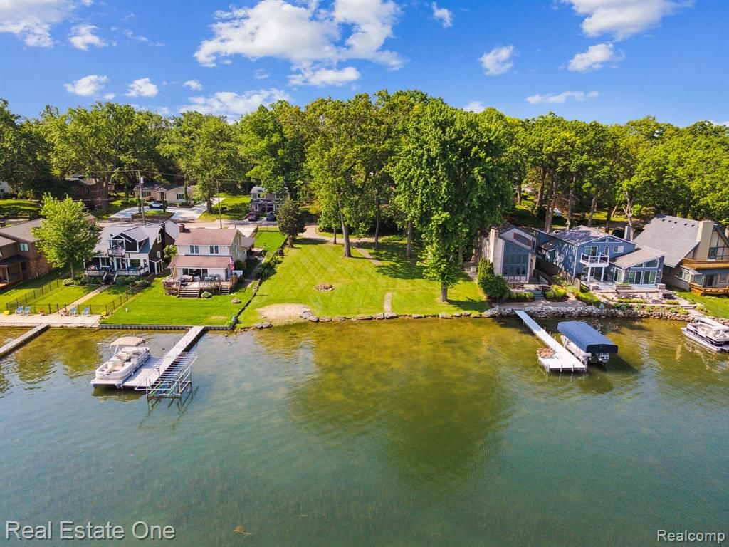 3951 Woodland Dr, Highland, MI 48356 MLS 20240033907 Trulia