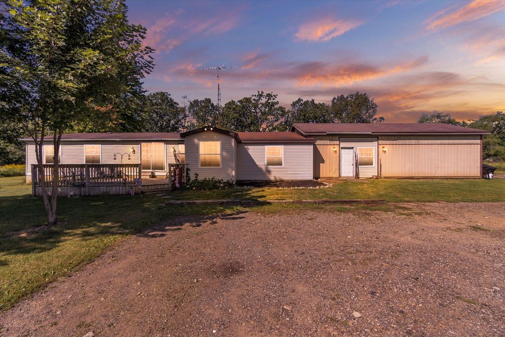 9200 Watson Rd, Hanover, MI 49241