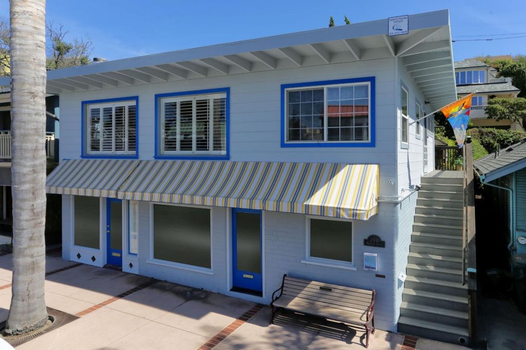 208 Monterey Ave, Capitola, CA 95010