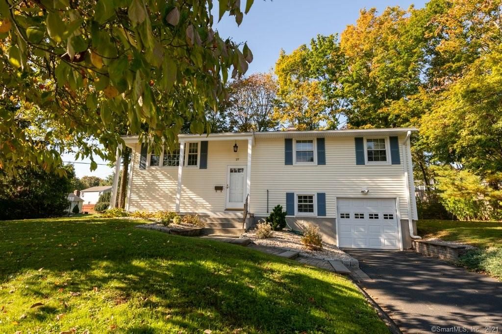 27 Old Farm Dr, Newington, CT 06111