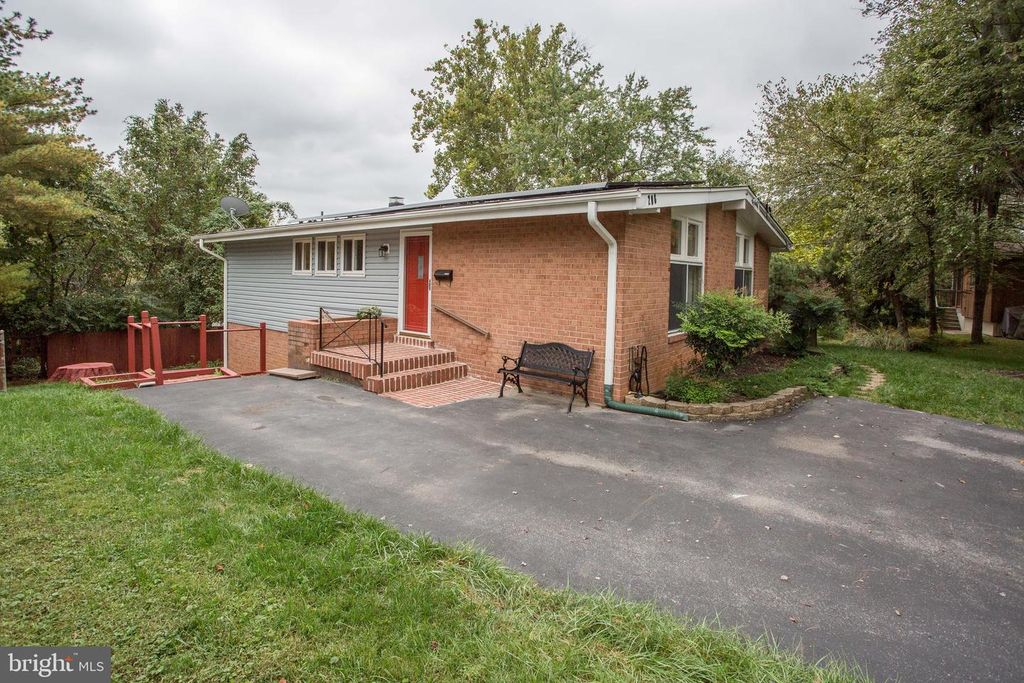 206 Bluff Ter, Silver Spring, MD 20902