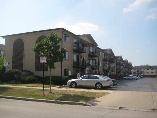 8701 W Foster Ave #306, Chicago, IL 60656