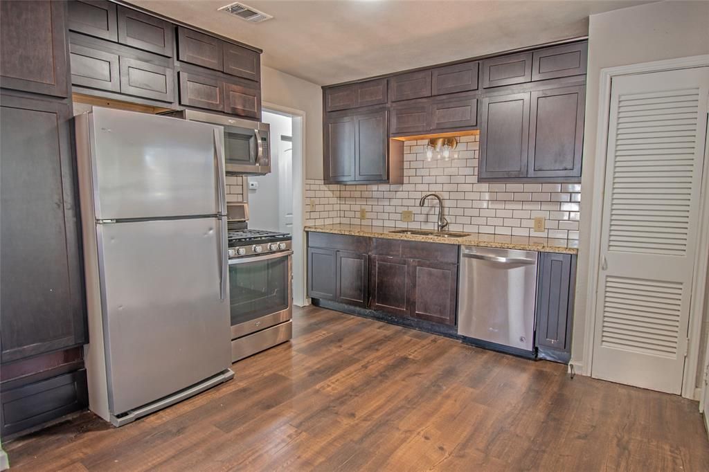 3300 Livingston Ave, Fort Worth, TX 76110