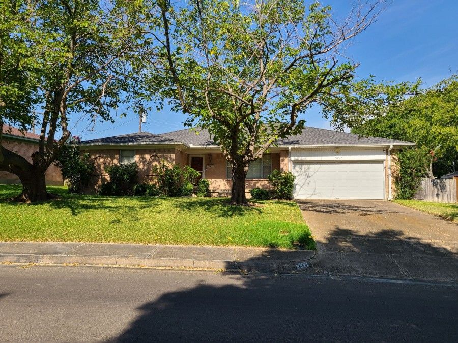 8521 Sweetwater Dr, Dallas, TX 75228