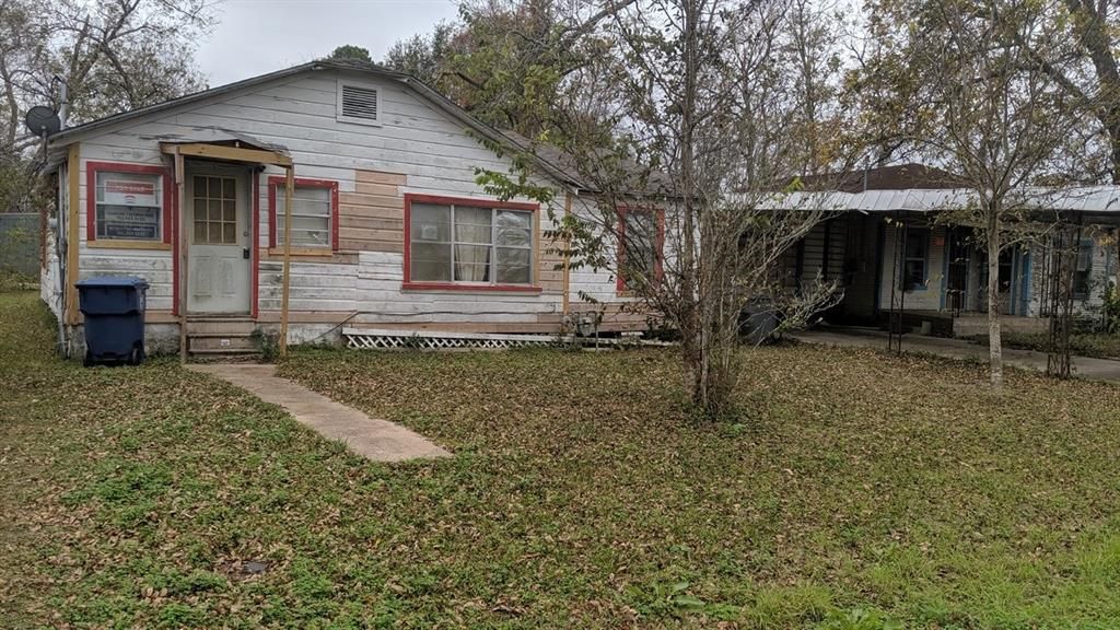 1104 4th St, Bay City, TX 77414