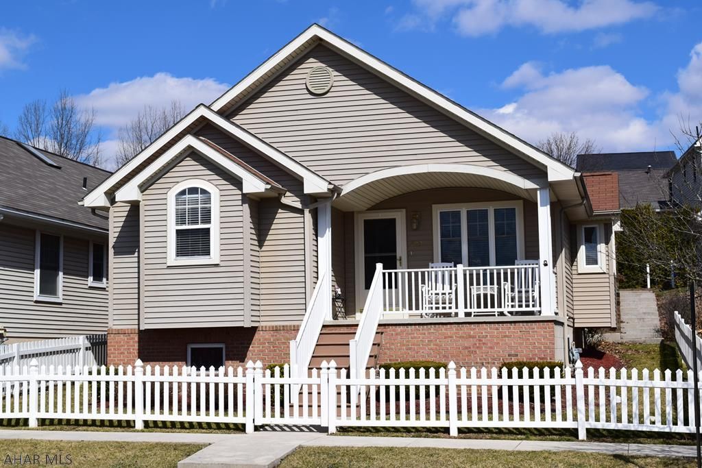 809 Holliday Hills Dr, Hollidaysburg, PA 16648 Trulia