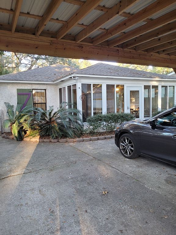 110 Redfern Dr, Saint Simons Island, GA 31522