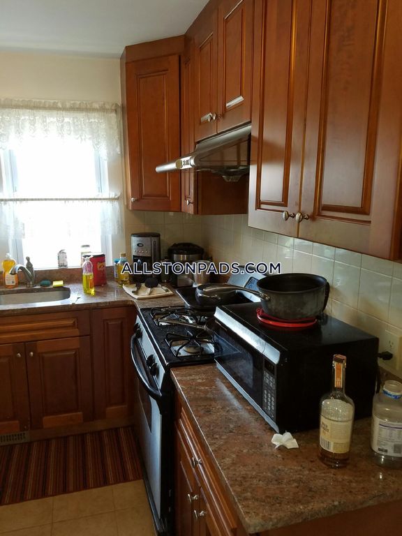 203 Everett St #2, Allston, MA 02134