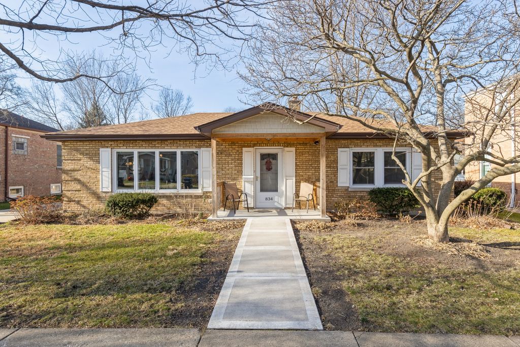 834 Newberry Ave, La Grange Park, IL 60526 2 Bed, 2 Bath Single