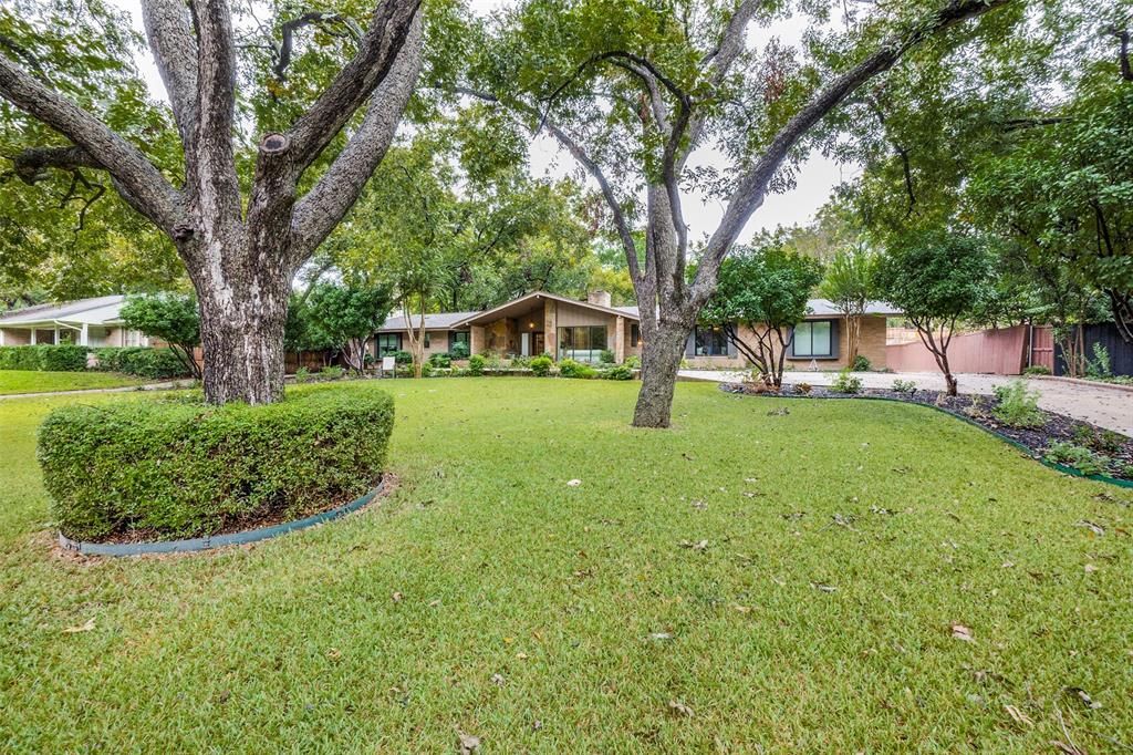 6746 Ridgeview Cir, Dallas, TX 75240