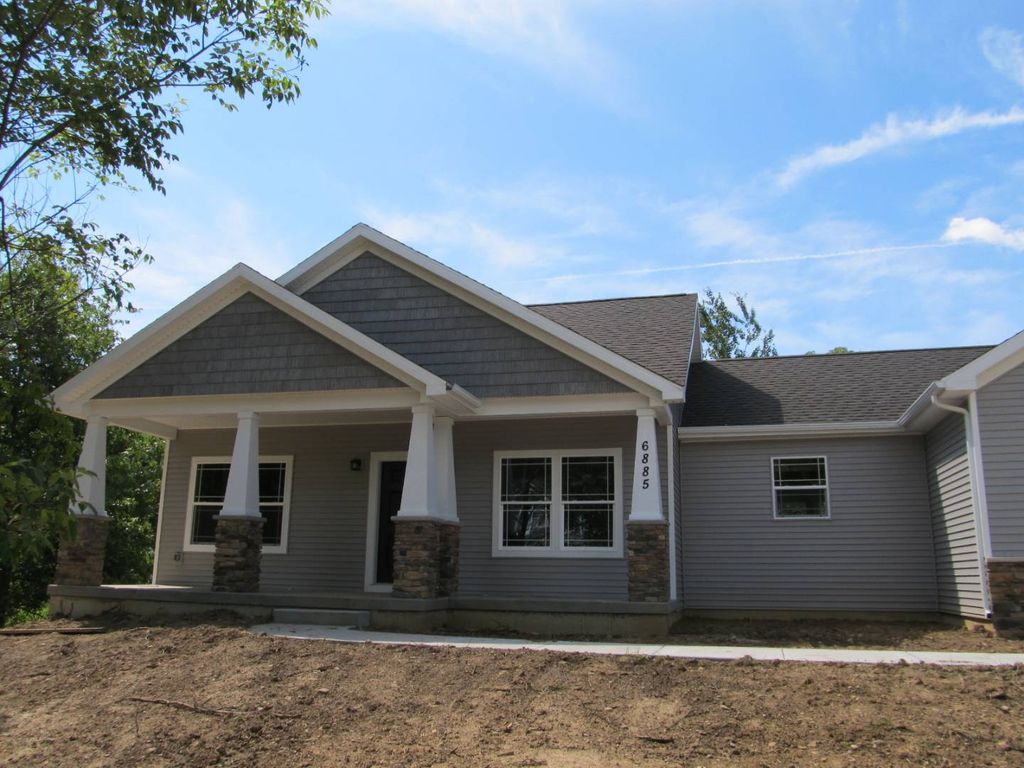 5439 E Territorial Rd, Pleasant Lake, MI 49272