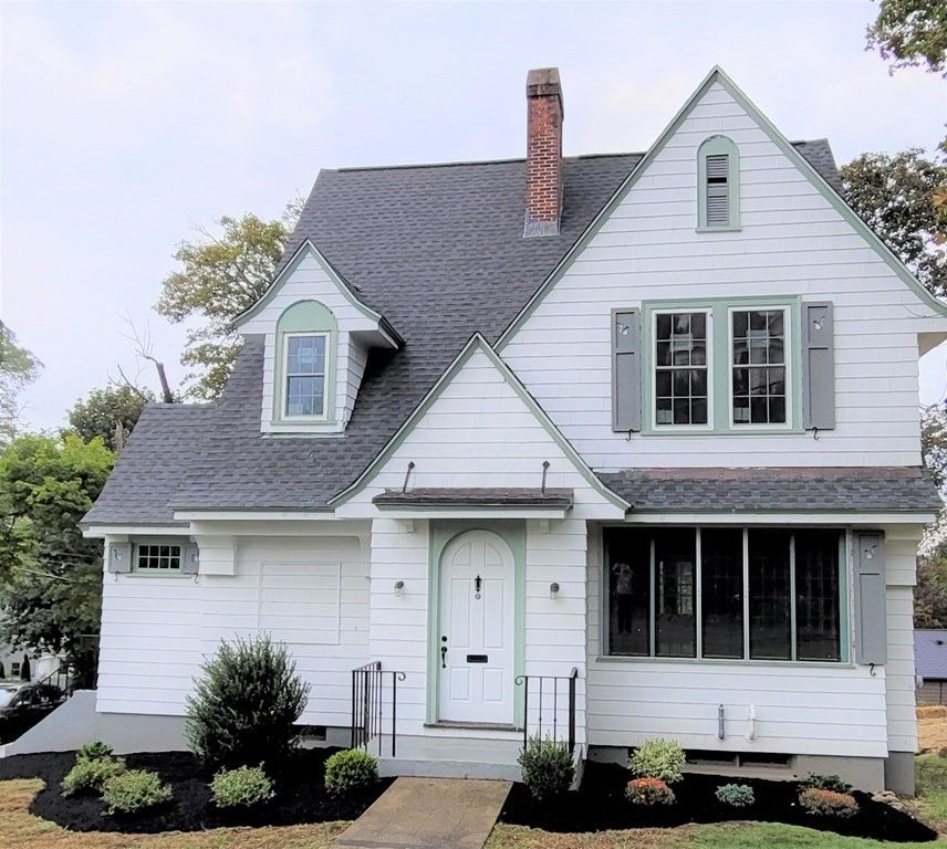 216 Butman Rd, Lowell, MA 01852