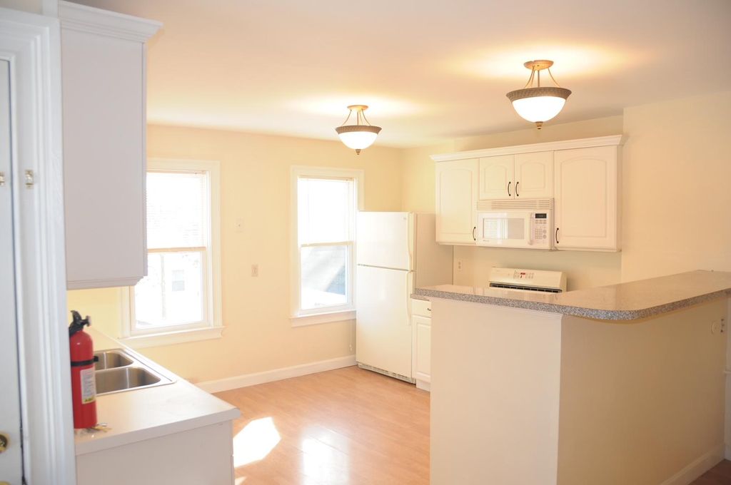 5 Pierce St, Westerly, RI 02891