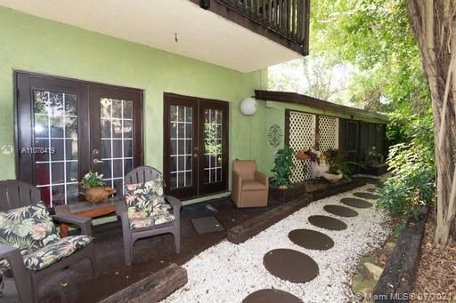 1720 NE 9th Ave, Fort Lauderdale, FL 33305