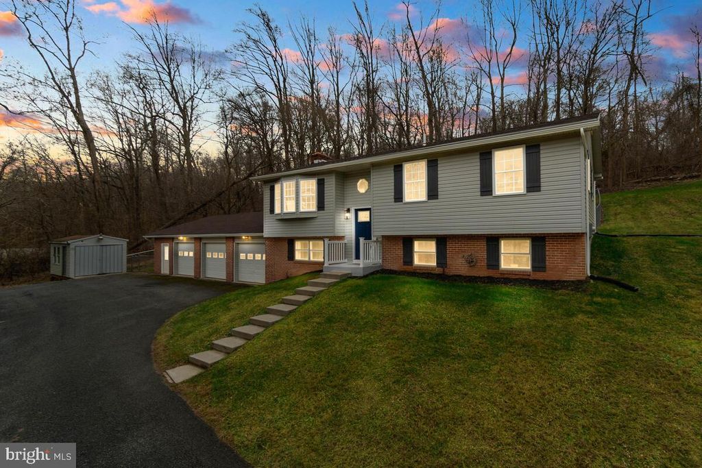 2009 Monument Rd, Myersville, MD 21773