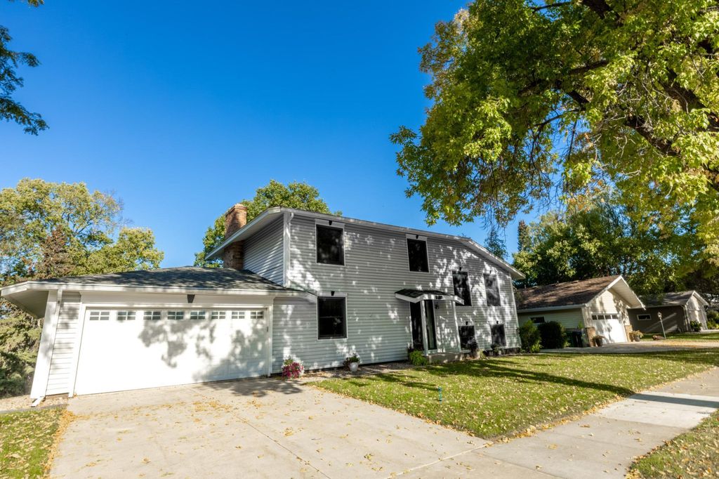 2103 Telemark Ln NW, Rochester, MN 55901