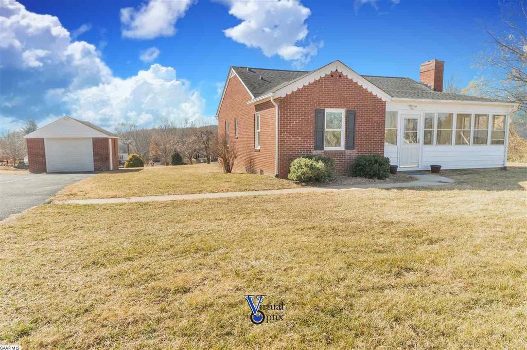 23 Mountain View Dr, Waynesboro, VA 3 Bed, 2 Bath SingleFamily Home