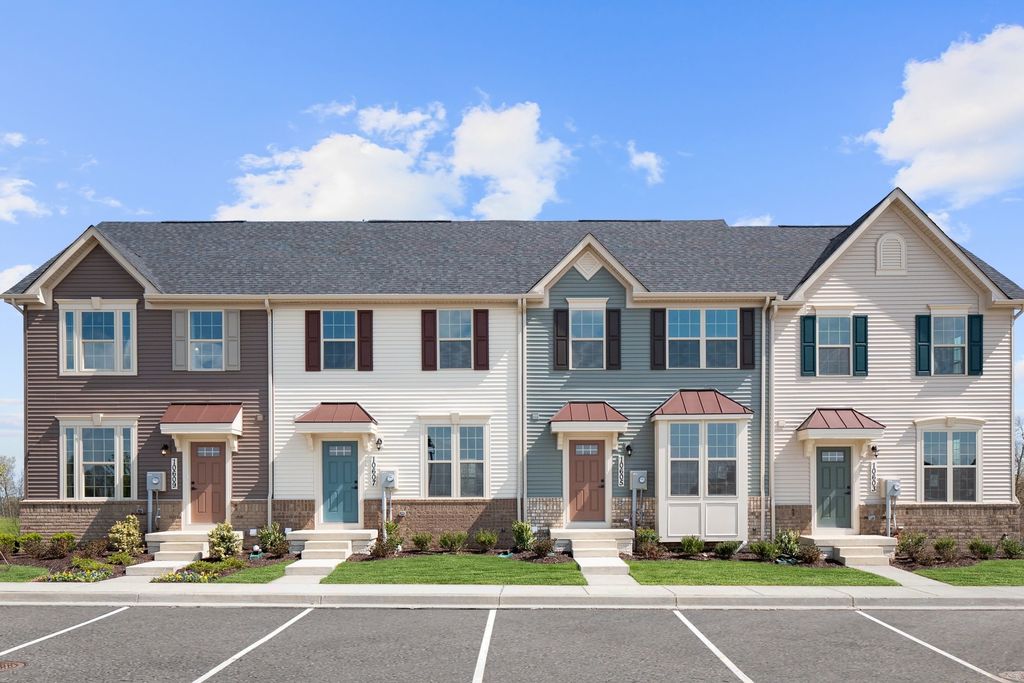 Mozart Plan in Lake Linganore Hamptons Townhomes, New Market, MD 21774
