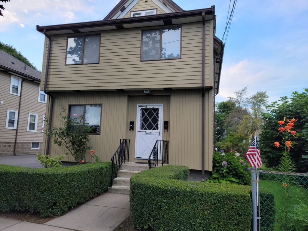 20 Hull St #1, Belmont, MA 02478