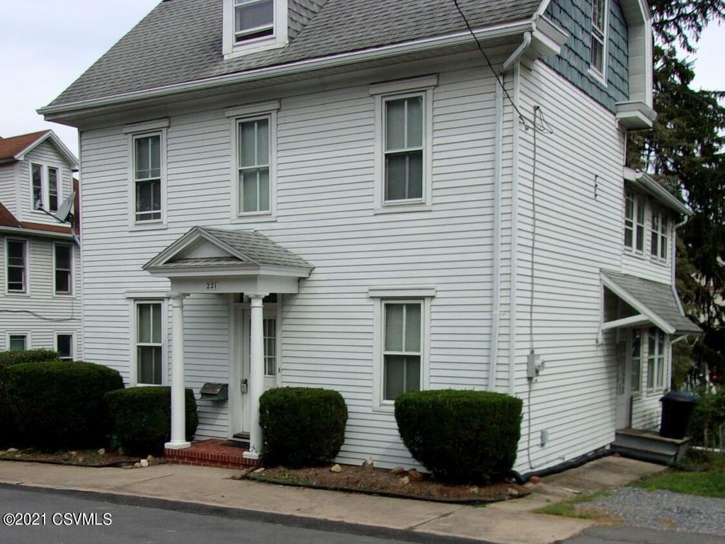 221 Walnut St, Milton, PA 17847