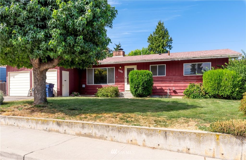 1104 Glenwood Avenue, Wenatchee, WA 98801