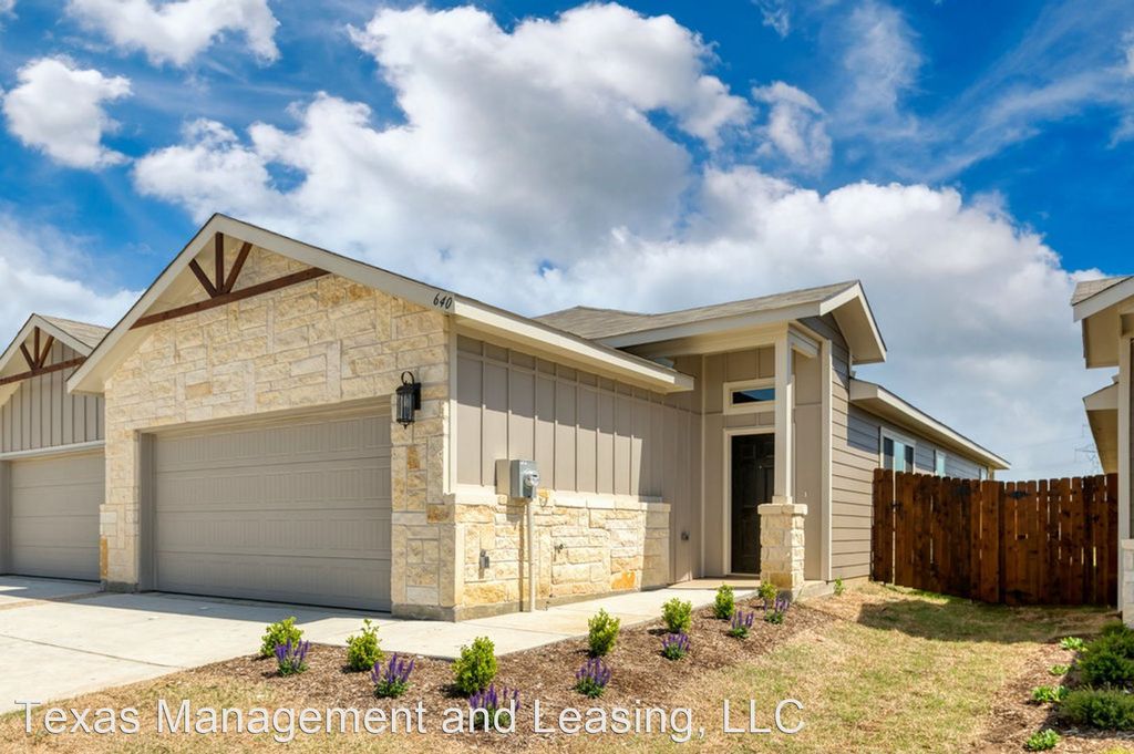 640 Harvest Moon Dr, Venus, TX 76084