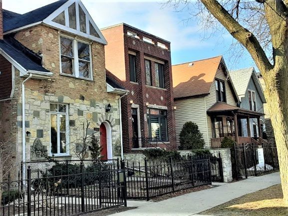 3526 N Marshfield Ave, Chicago, IL 60657
