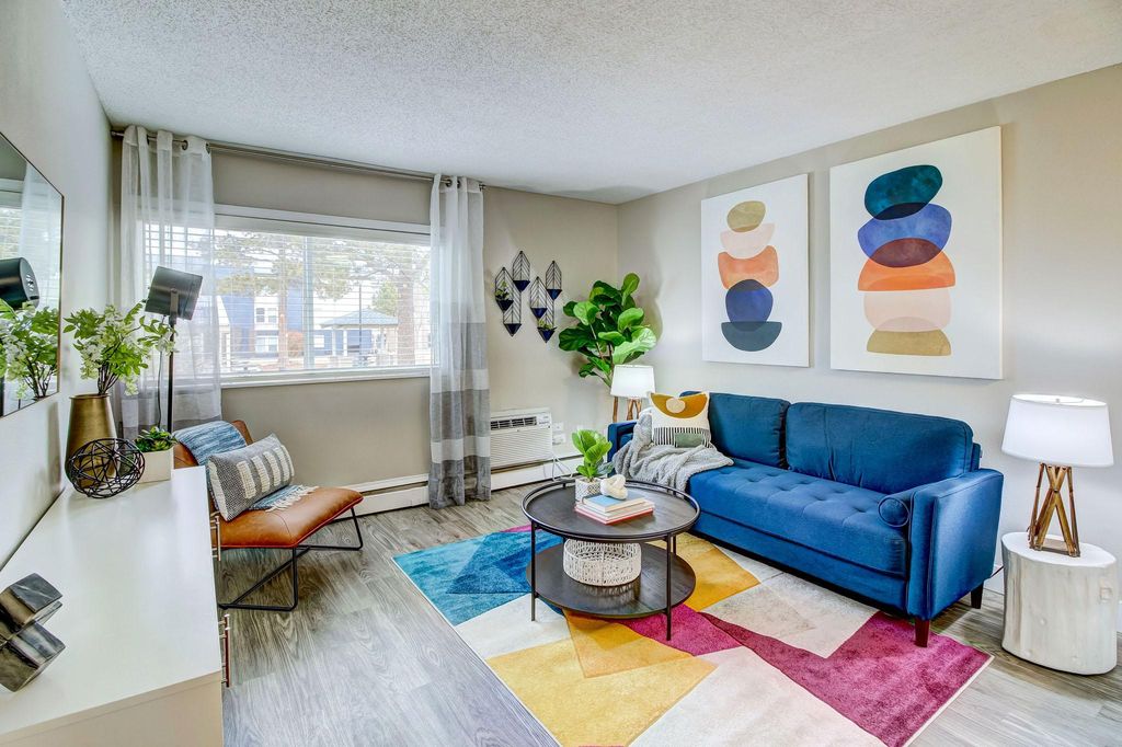 9913 E 1st Ave, Aurora, CO 80010