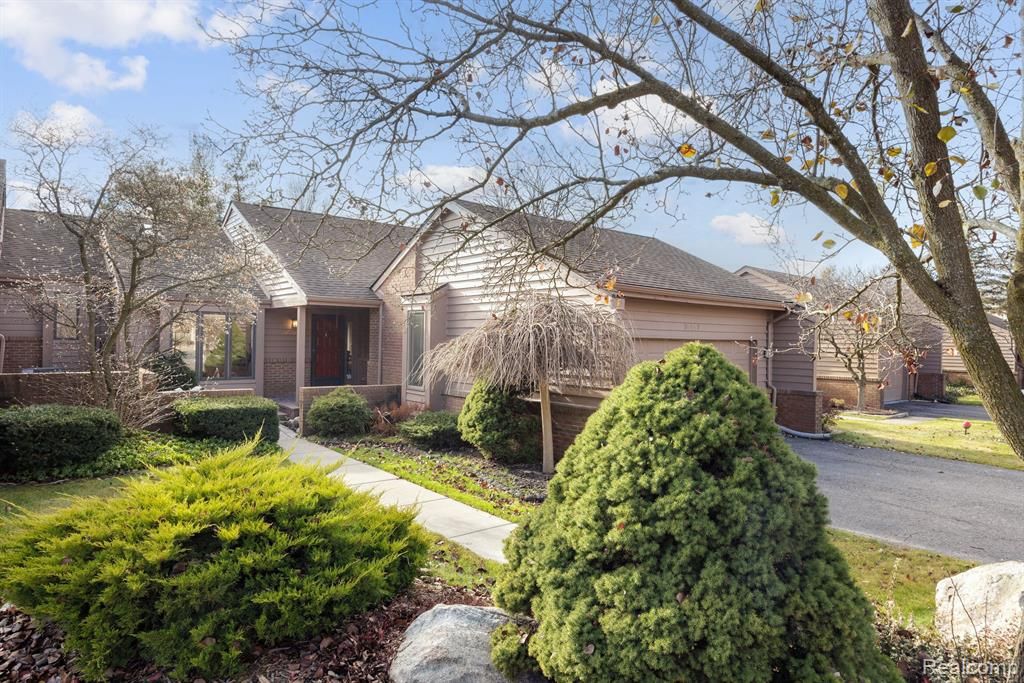 35557 Lark Harbor Ct, Farmington, MI 48335 Trulia