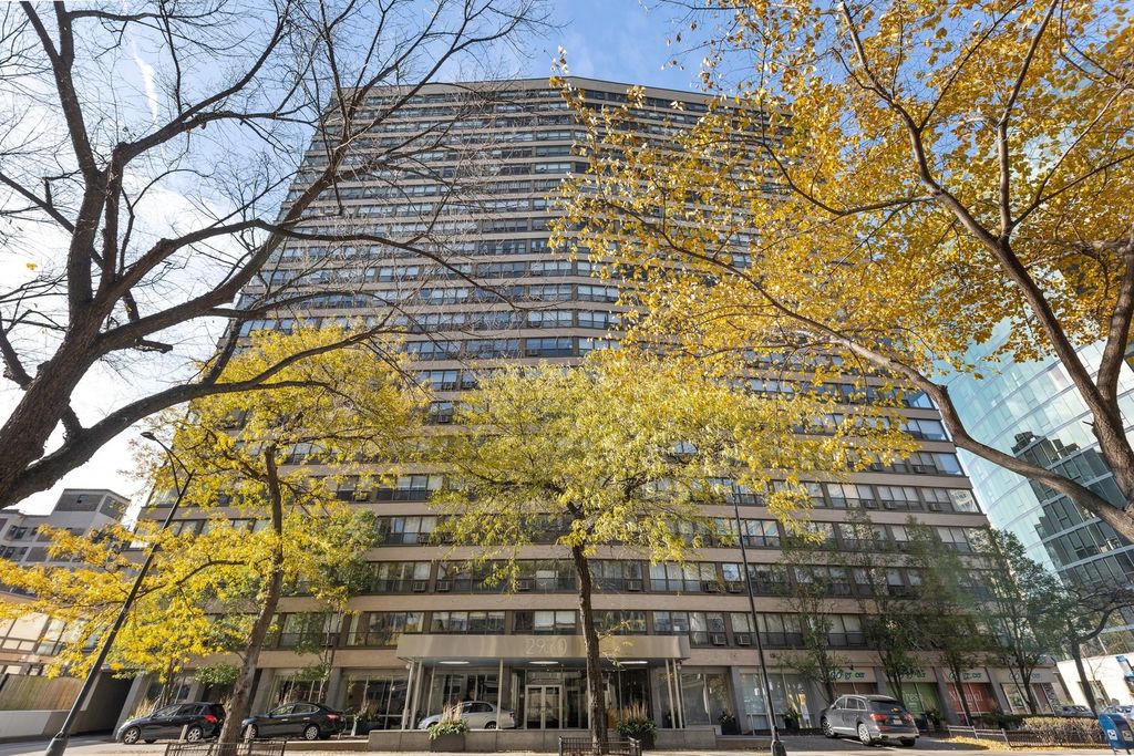 2930 N Sheridan Rd #1607, Chicago, IL 60657