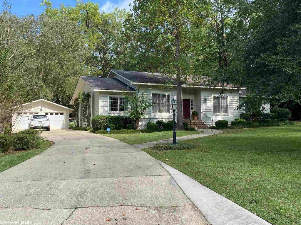 504 Edgewood Dr, Brewton, AL - 3 Bed, 4 Bath Single-Family Home - 22