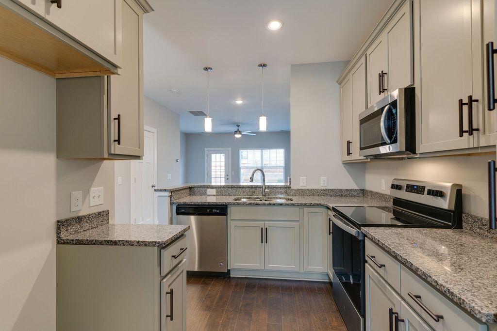 2437 Sayerville Ave, Old Hickory, TN 37138