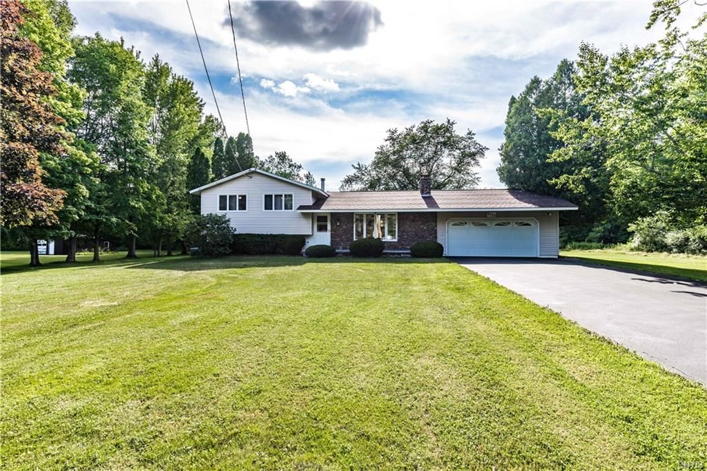 9725 Anthony Rd, Brewerton, NY 3 Bed, 2 Bath SingleFamily Home 27