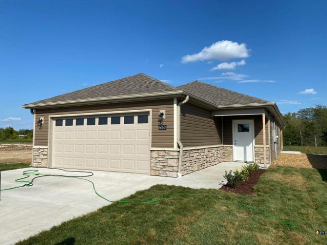 6030 S Hummingbird Ln, Columbia, MO 65201