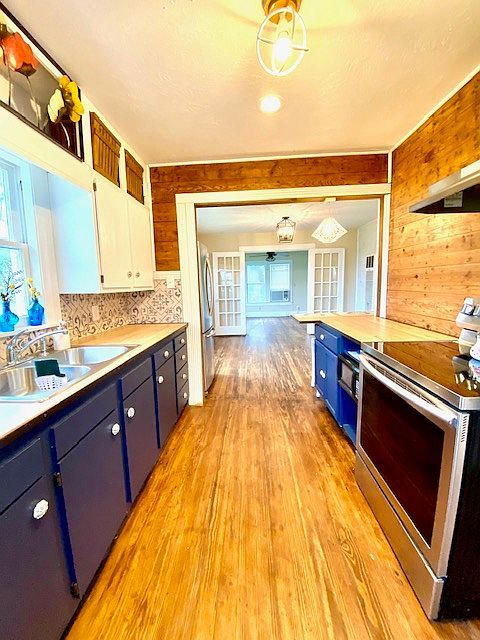 2108 N Karnes Ave, Cameron, TX 76520
