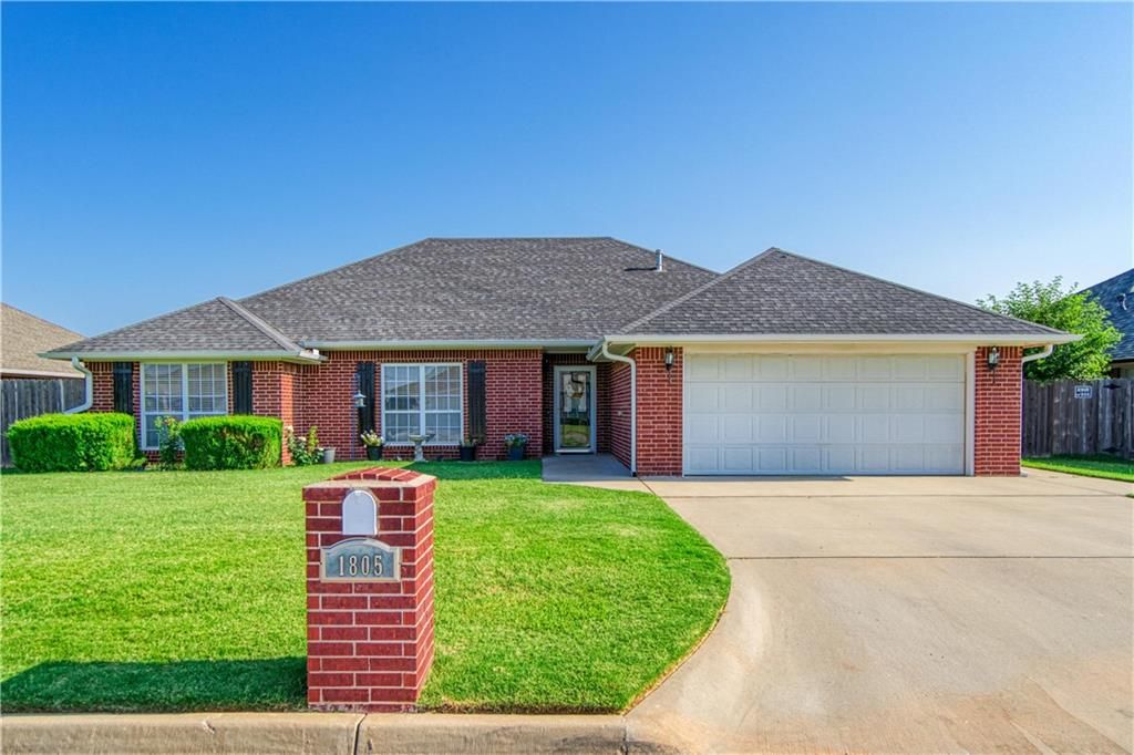 1805 Cougar Cir, Altus, OK 73521