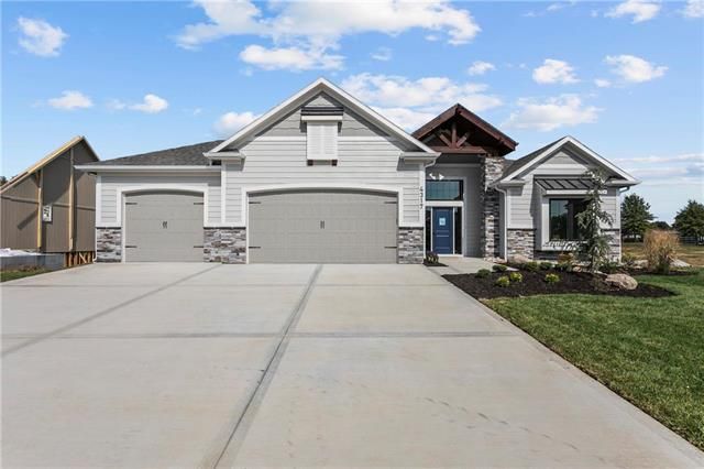 4317 S  Stone Canyon Dr, Blue Springs, MO 64015