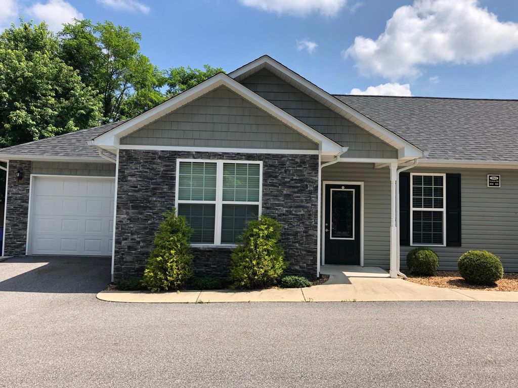 783 Genesis Rd 102, Crossville, TN 2 Bed, 2 Bath Townhouse 14