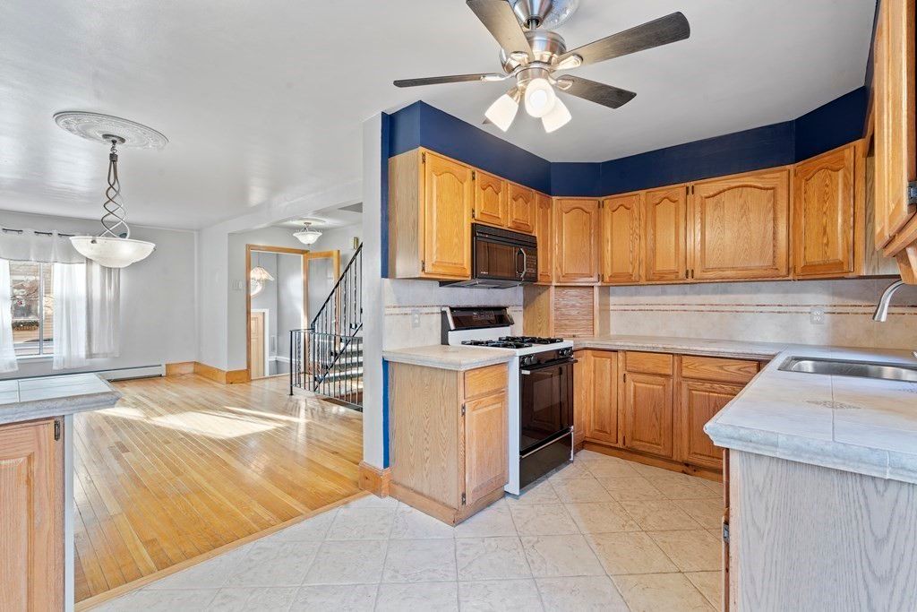 770 E 6th St, South Boston, MA 02127