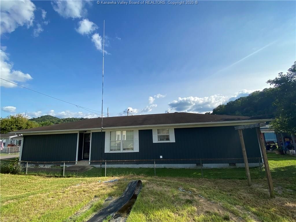 67 Harrisburg Ave, Chapmanville, WV 4 Bed, 2 Bath SingleFamily Home